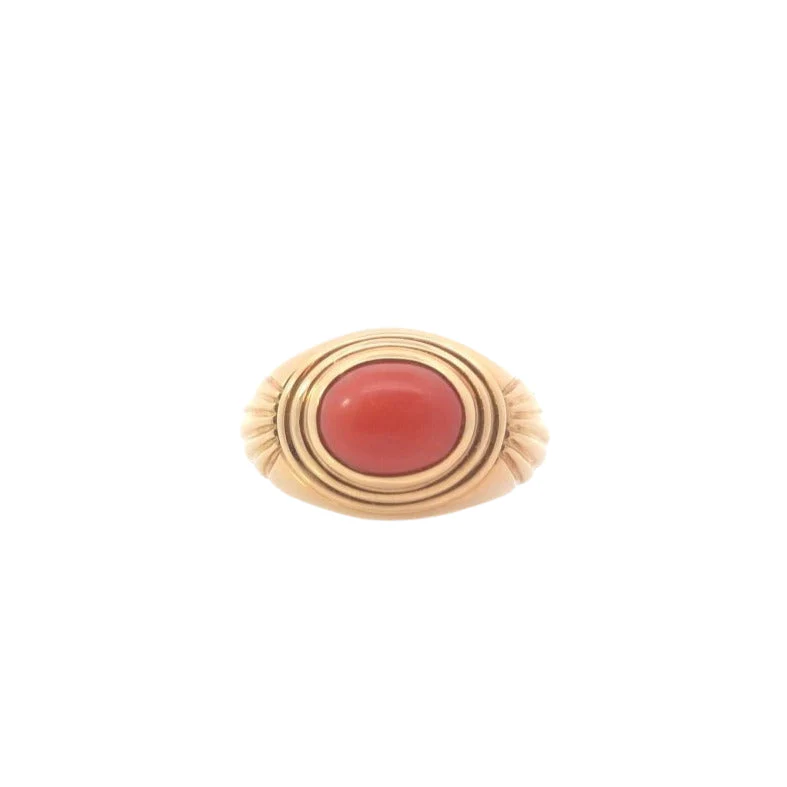 Bague BOUCHERON en or jaune et corail