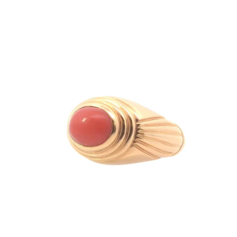 Bague BOUCHERON en or jaune et corail - Image 2