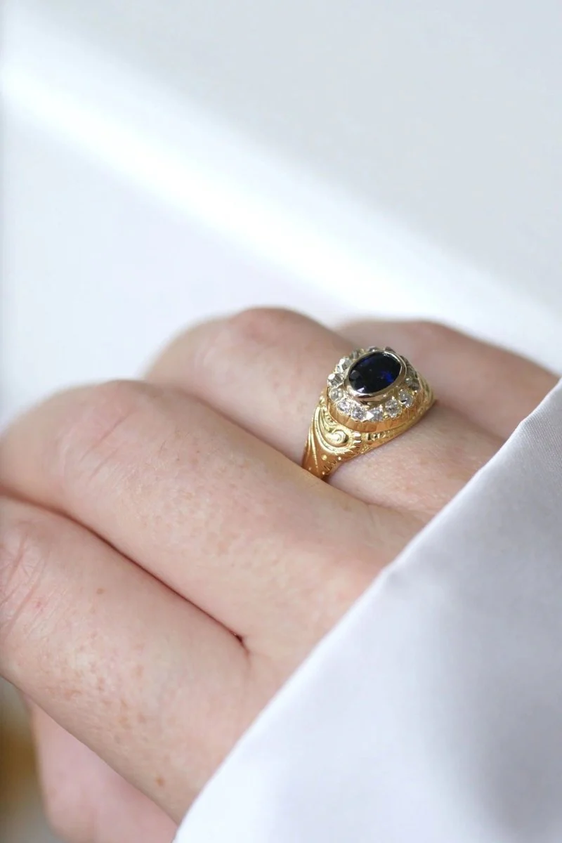 Bague dôme saphir entourage diamants - Image 3