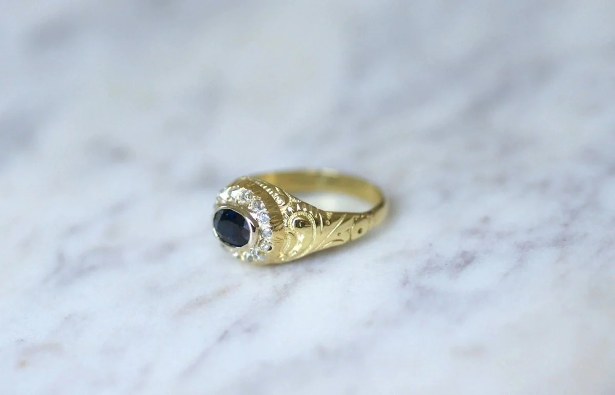 Bague dôme saphir entourage diamants - Image 4