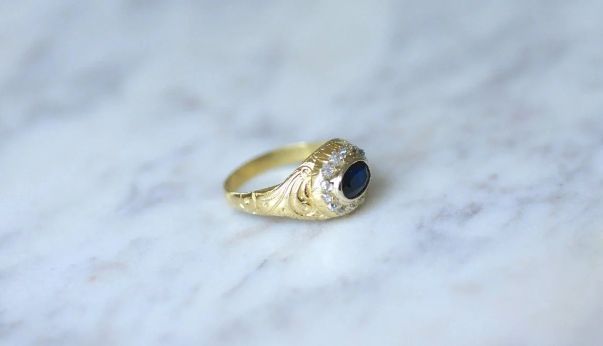 Bague dôme saphir entourage diamants - Image 6