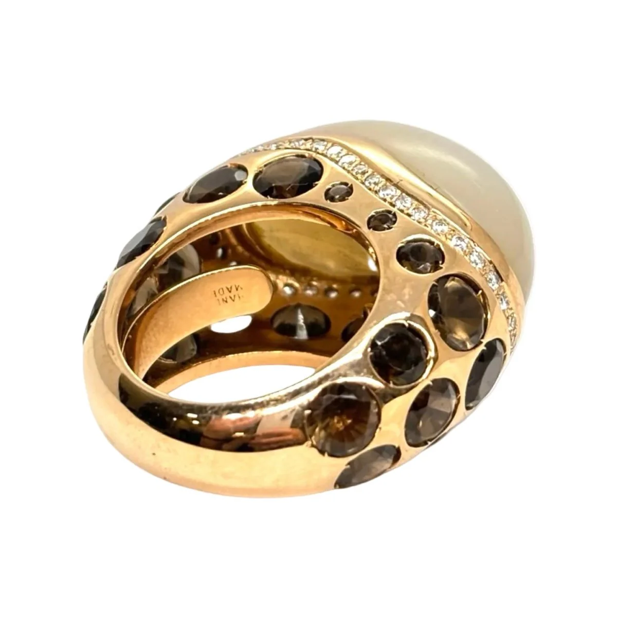 Bague Dôme ANJARA en or jaune, pierre de lune, quartz et diamants - Image 4