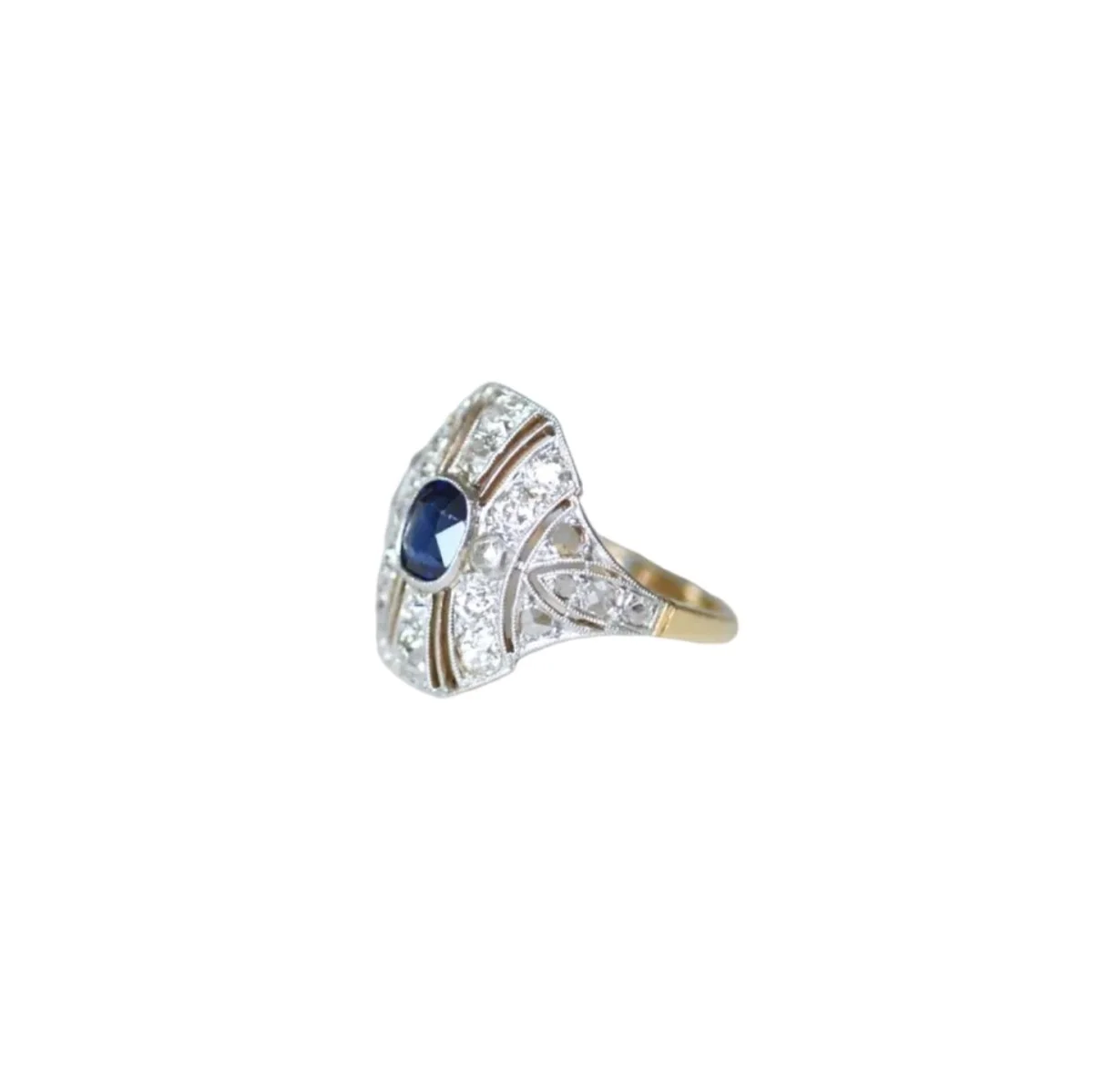Bague Dôme en or jaune, platine, saphir, et diamants - Image 3