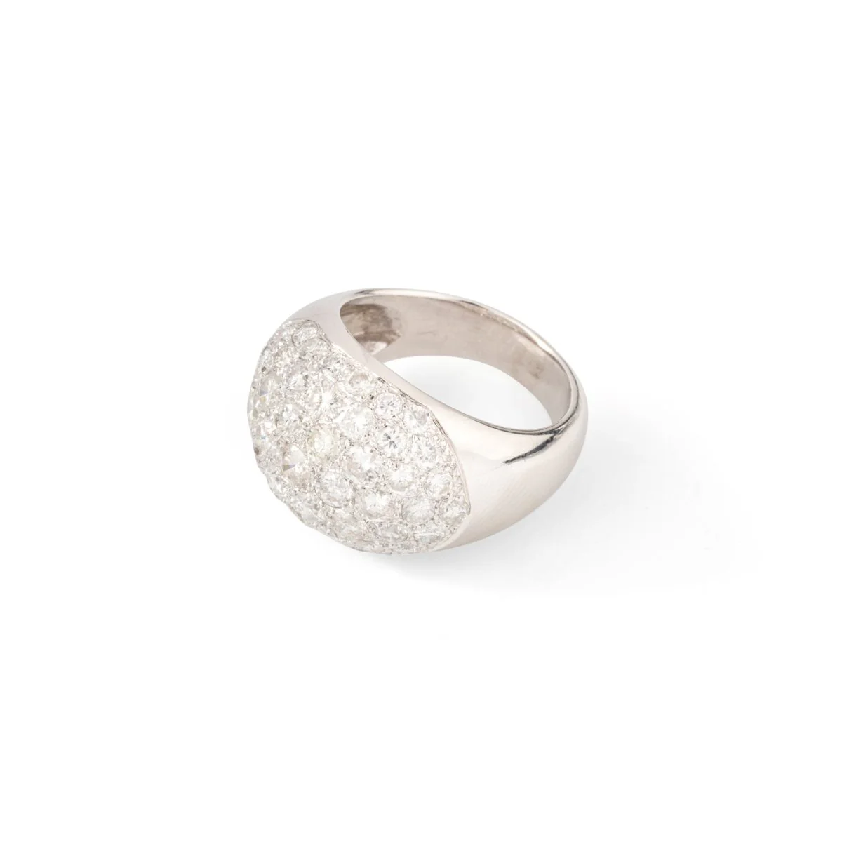 Bague Dôme en or blanc et diamants - Image 4