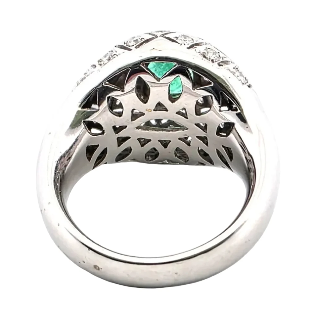 Bague Dôme en or blanc, émeraude et diamants - Image 4