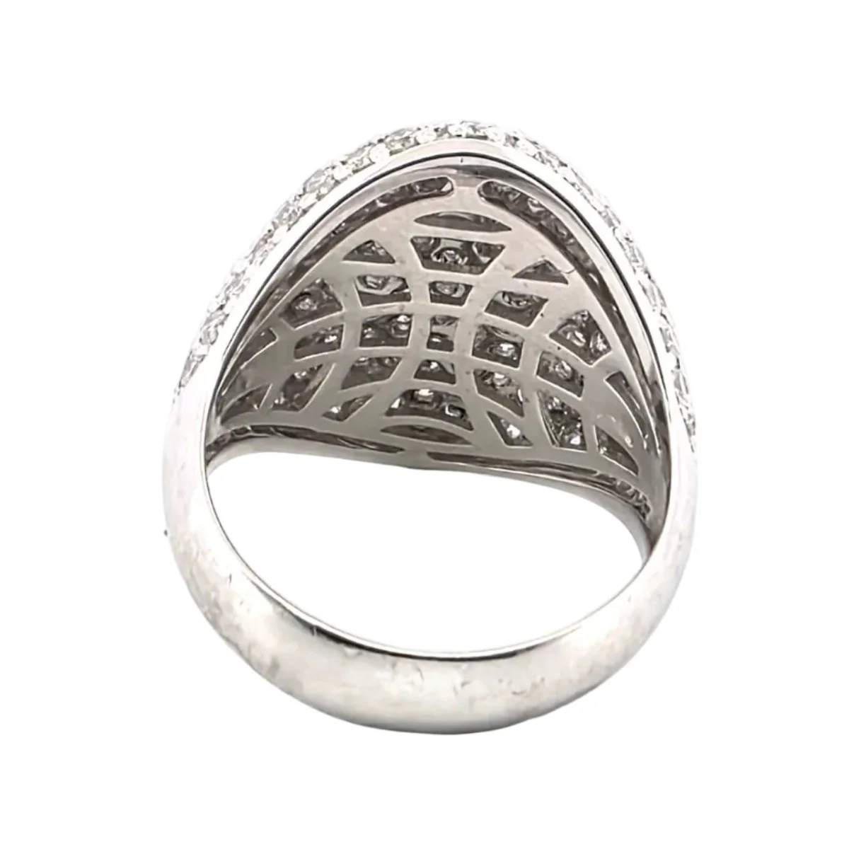 Bague Dôme en or blanc et diamants - Image 4