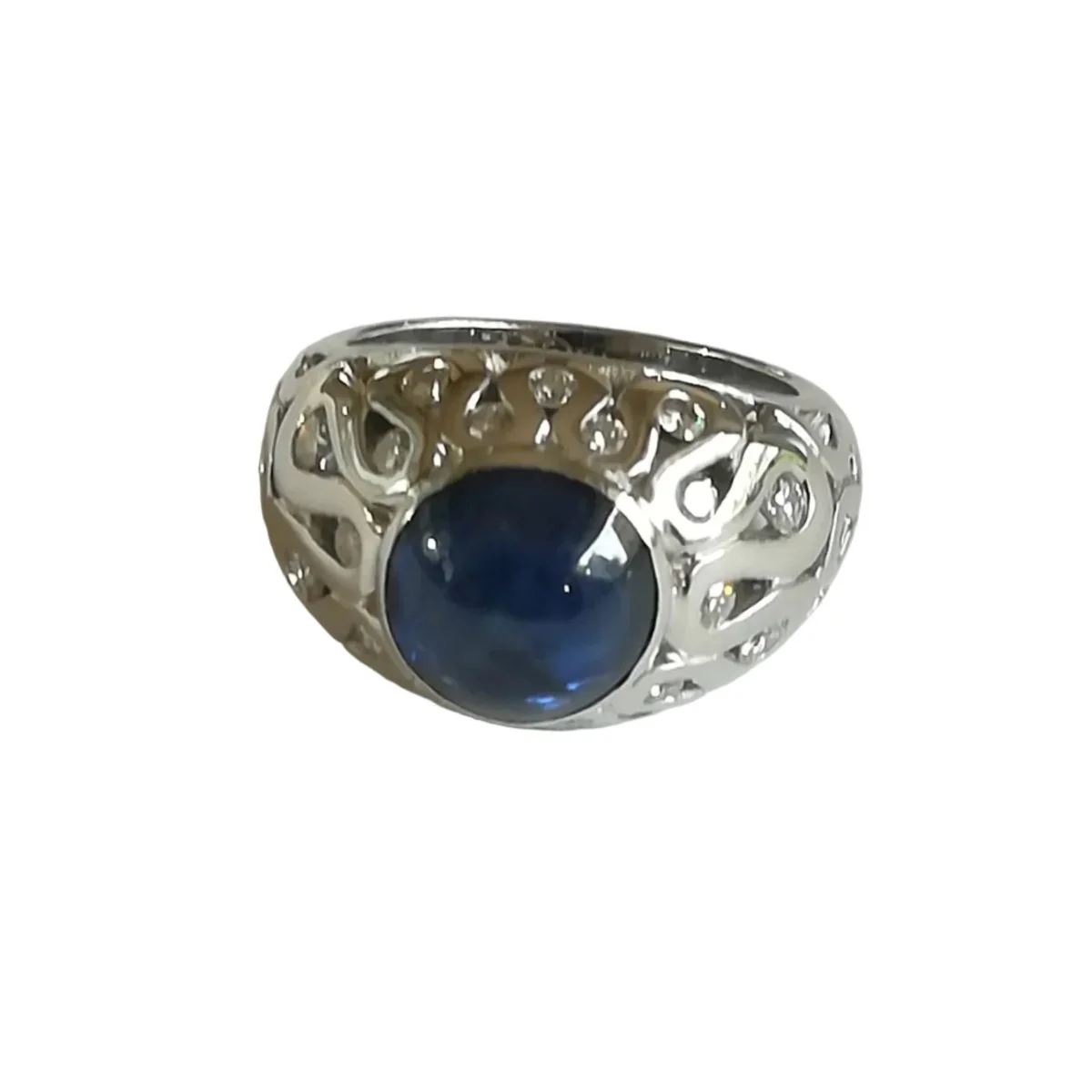 Bague Dôme en or blanc, saphir et diamants