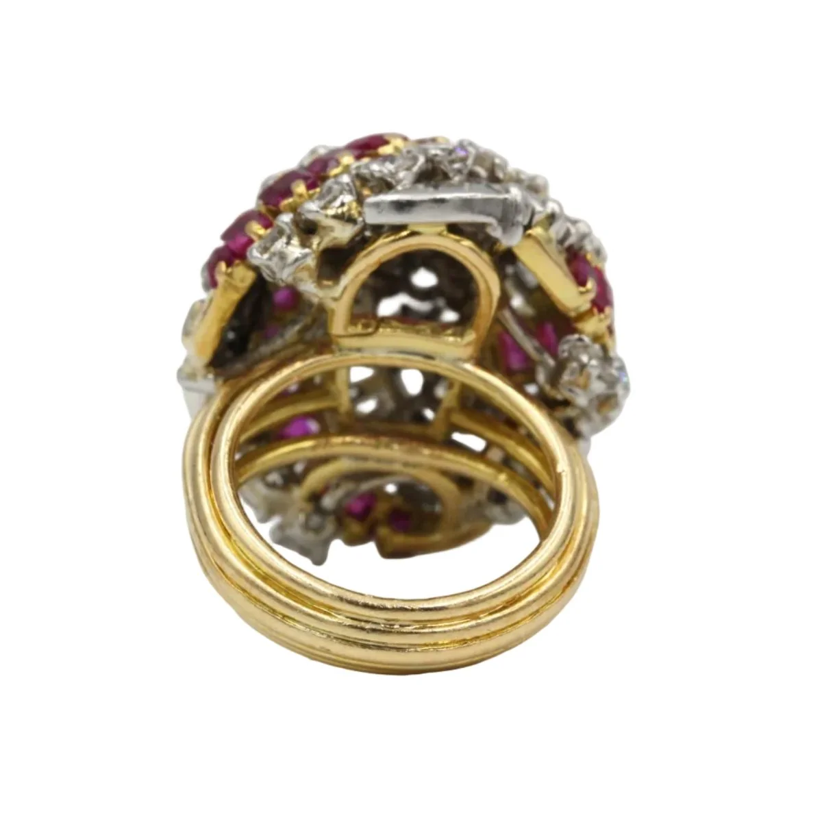 Bague Dôme en or jaune, platine, rubis et diamants - Image 5