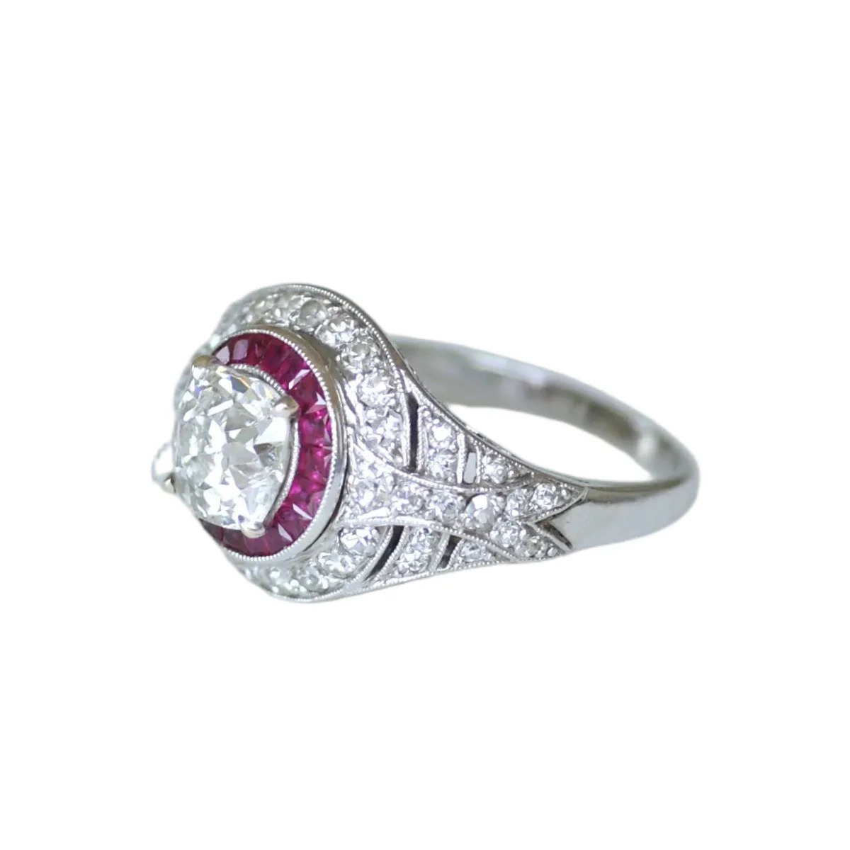 Bague Dôme en platine, rubis et diamants - Image 3