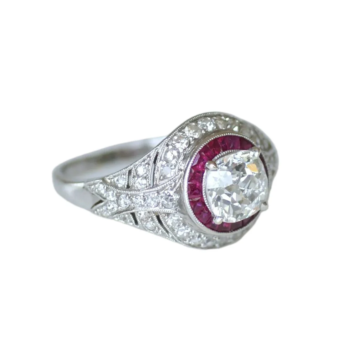 Bague Dôme en platine, rubis et diamants - Image 4