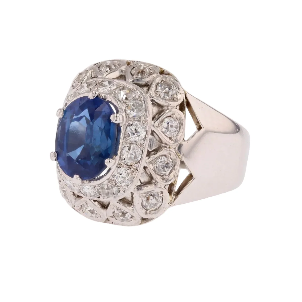 Bague Dôme en or blanc, platine, saphir et diamants - Image 3