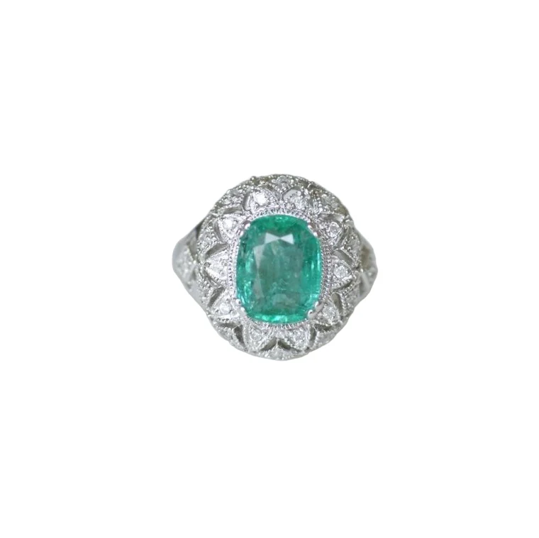 Bague Dôme en or blanc, émeraude et diamants