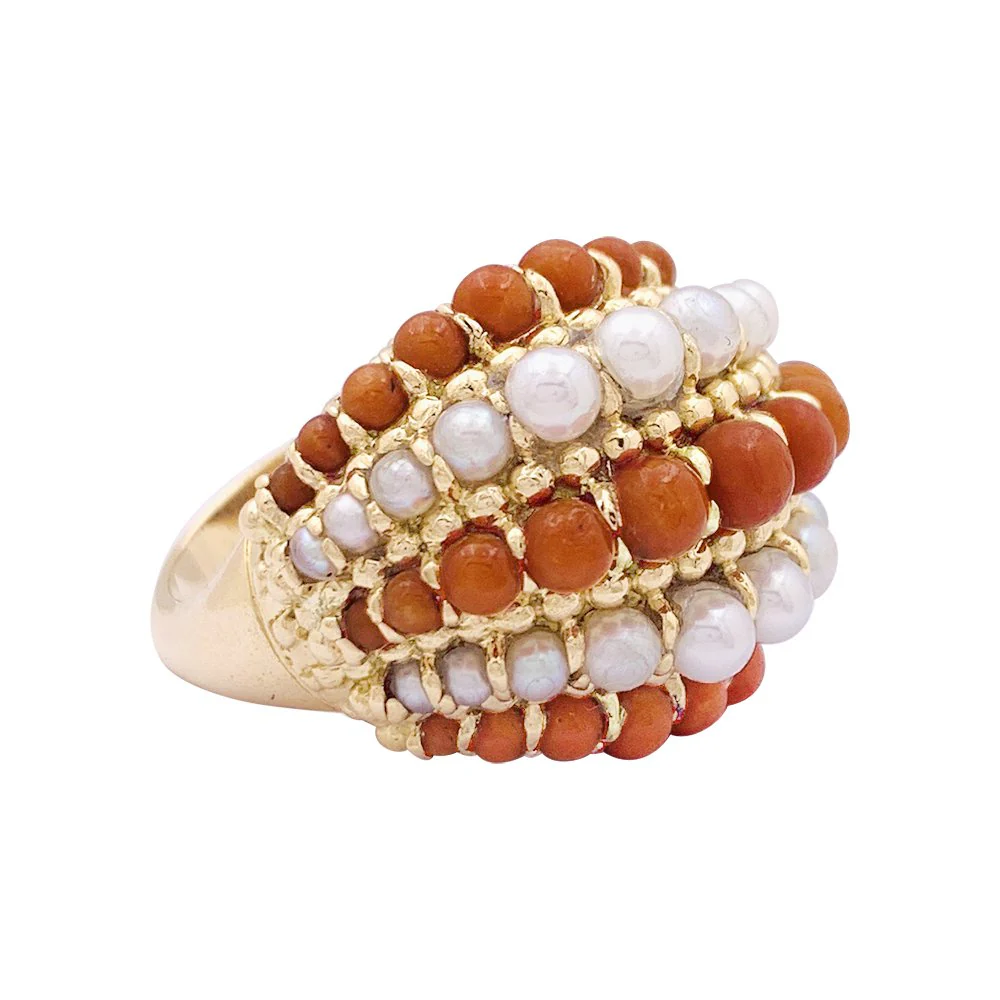 Bague Dôme VAN CLEEF & ARPELS "Twist" en or jaune, corail et perles - Image 3