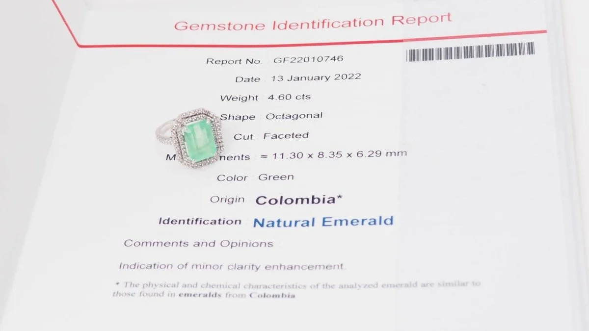 Bague double entourage en or blanc, émeraude de colombie certifiée et diamants - Image 6