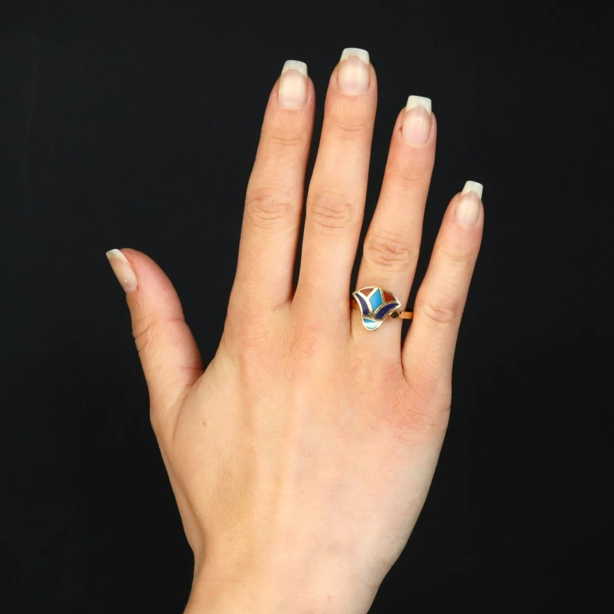 Bague égyptienne en or jaune et émail - Image 2