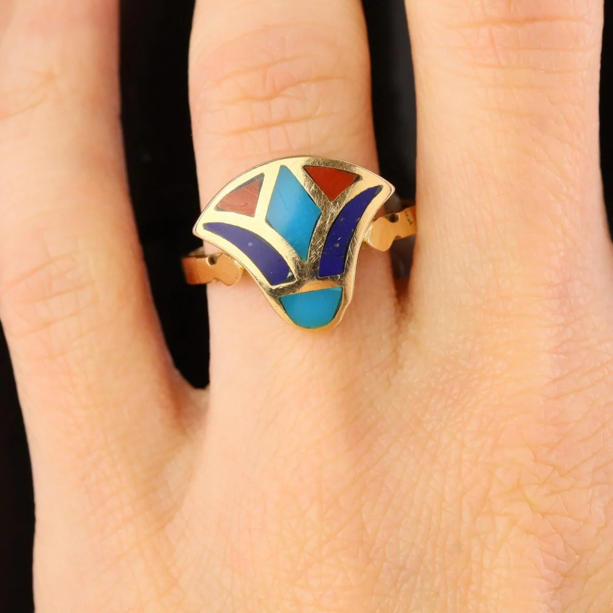 Bague égyptienne en or jaune et émail - Image 6