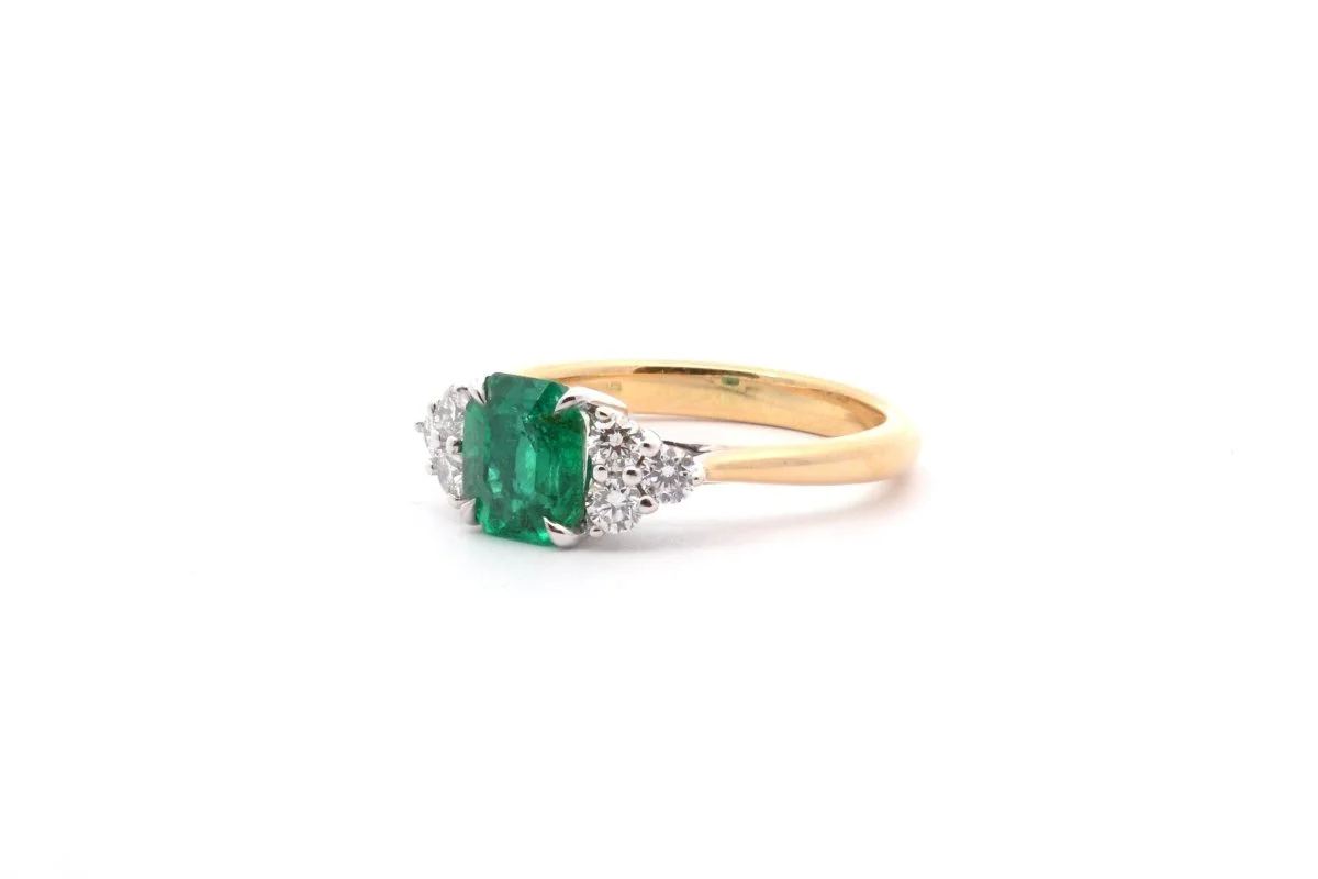 Bague émeraude et diamants en or 18k