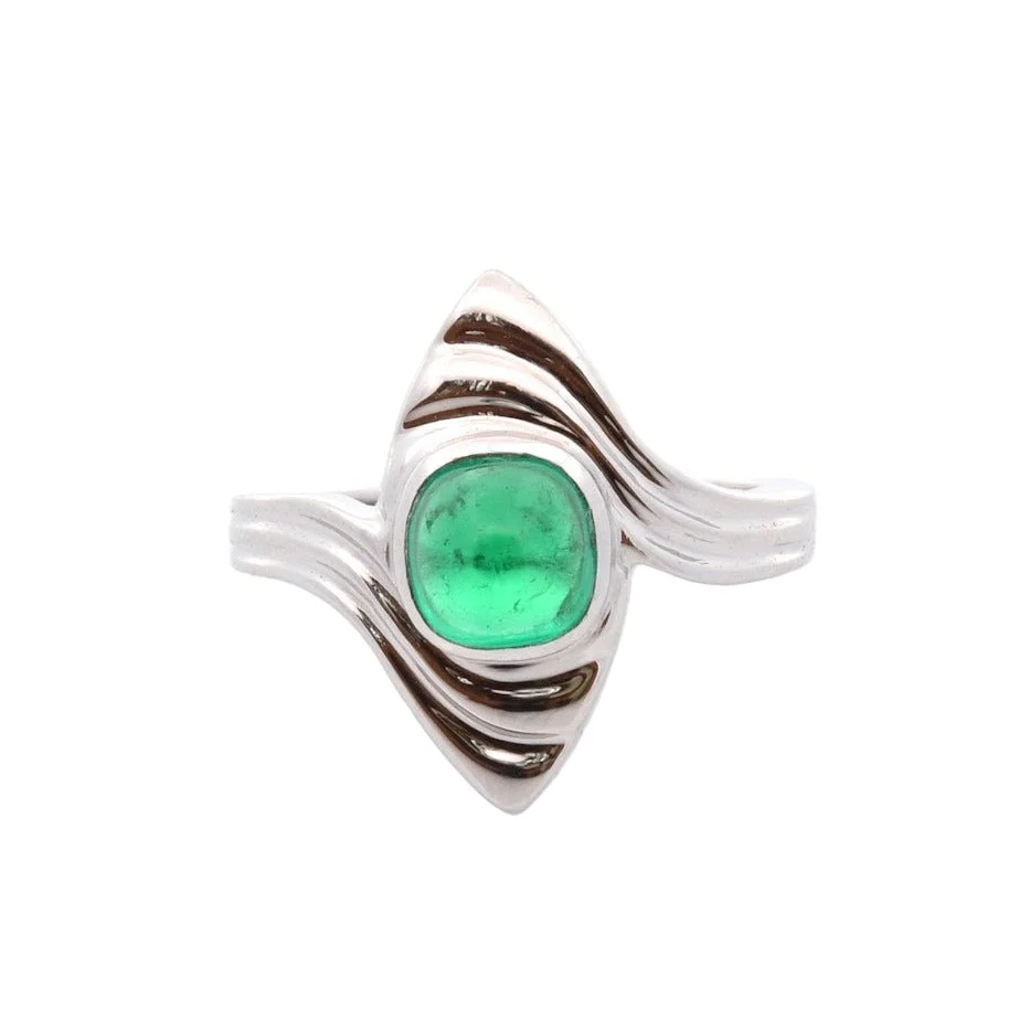 Bague Marquise en or blanc, platine et émeraude