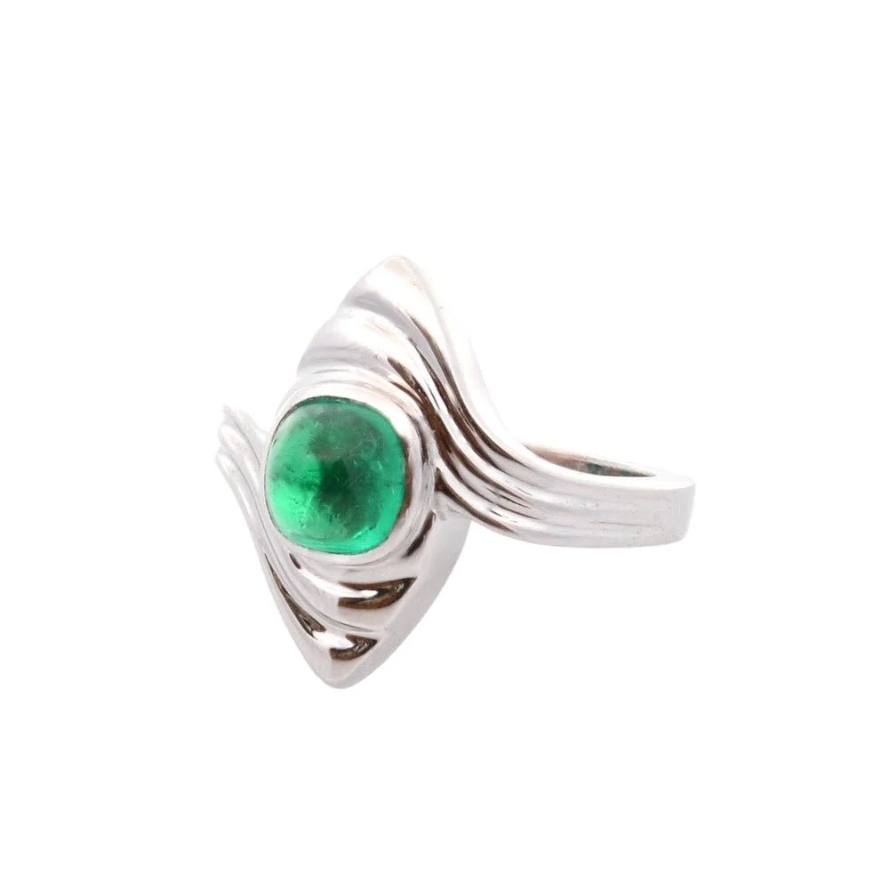 Bague Marquise en or blanc, platine et émeraude - Image 2