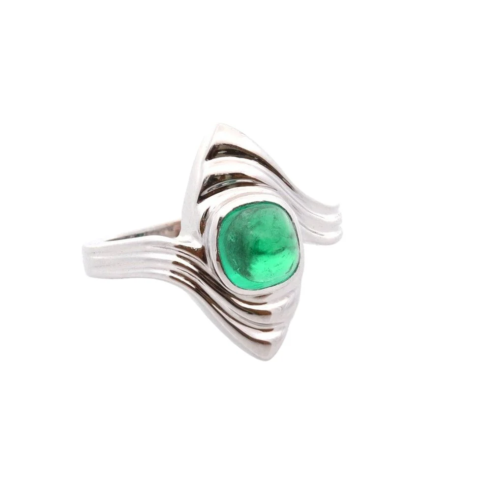 Bague Marquise en or blanc, platine et émeraude - Image 4