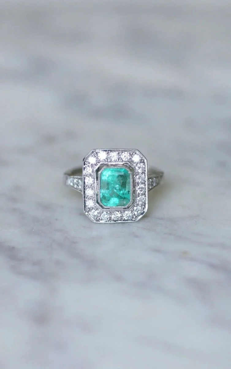 Bague Émeraude Colombienne 2.00 Cts et Diamants Style Art Déco - Image 5