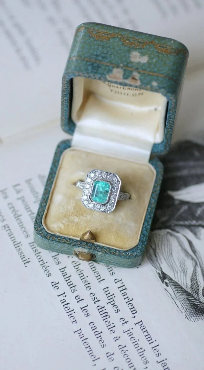 Bague Émeraude Colombienne 2.00 Cts et Diamants Style Art Déco - Image 8