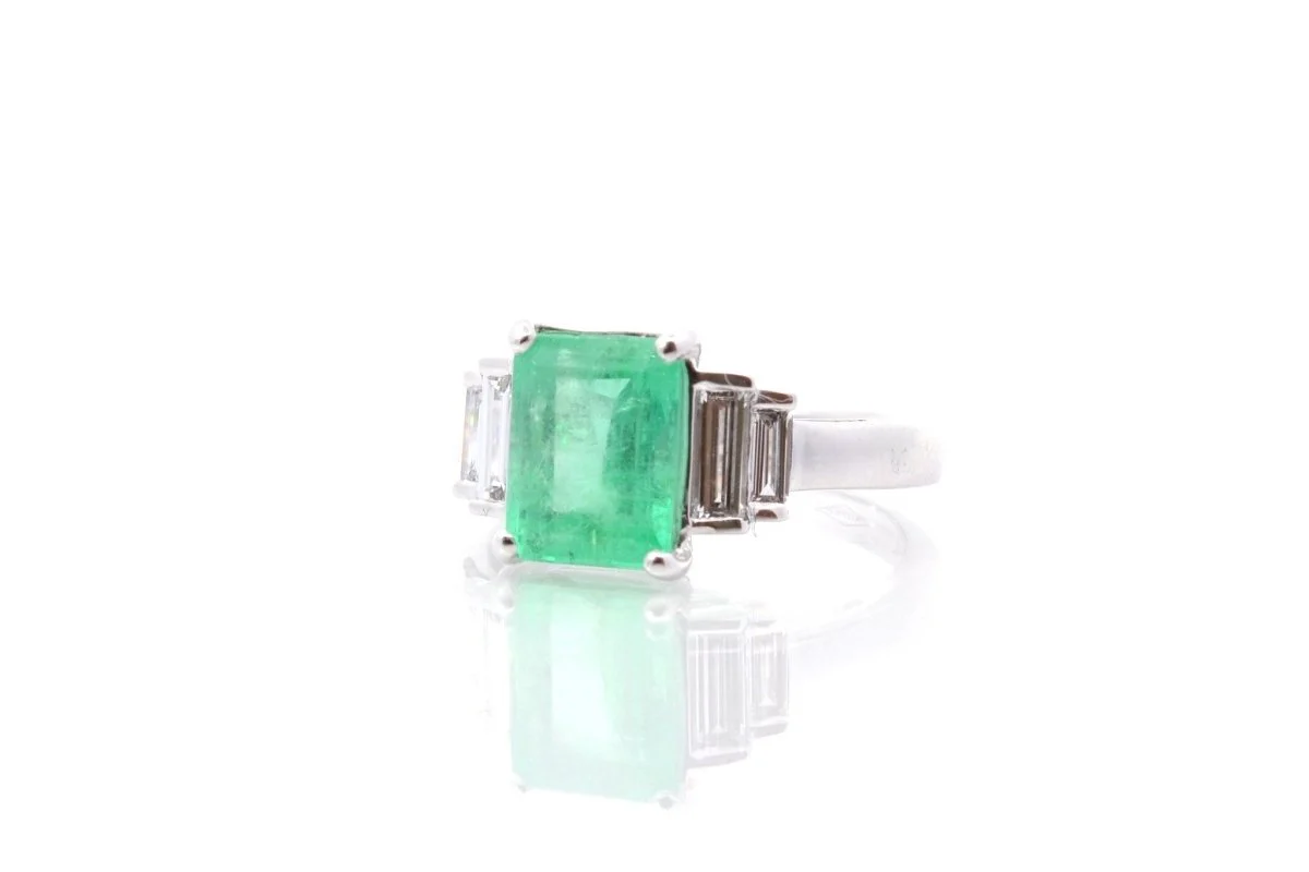Bague émeraude et diamants