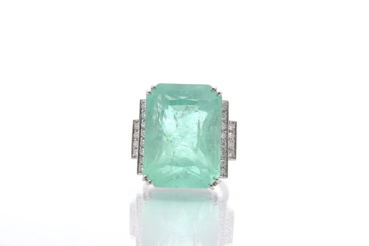 Bague émeraude et diamants en platine - Image 2