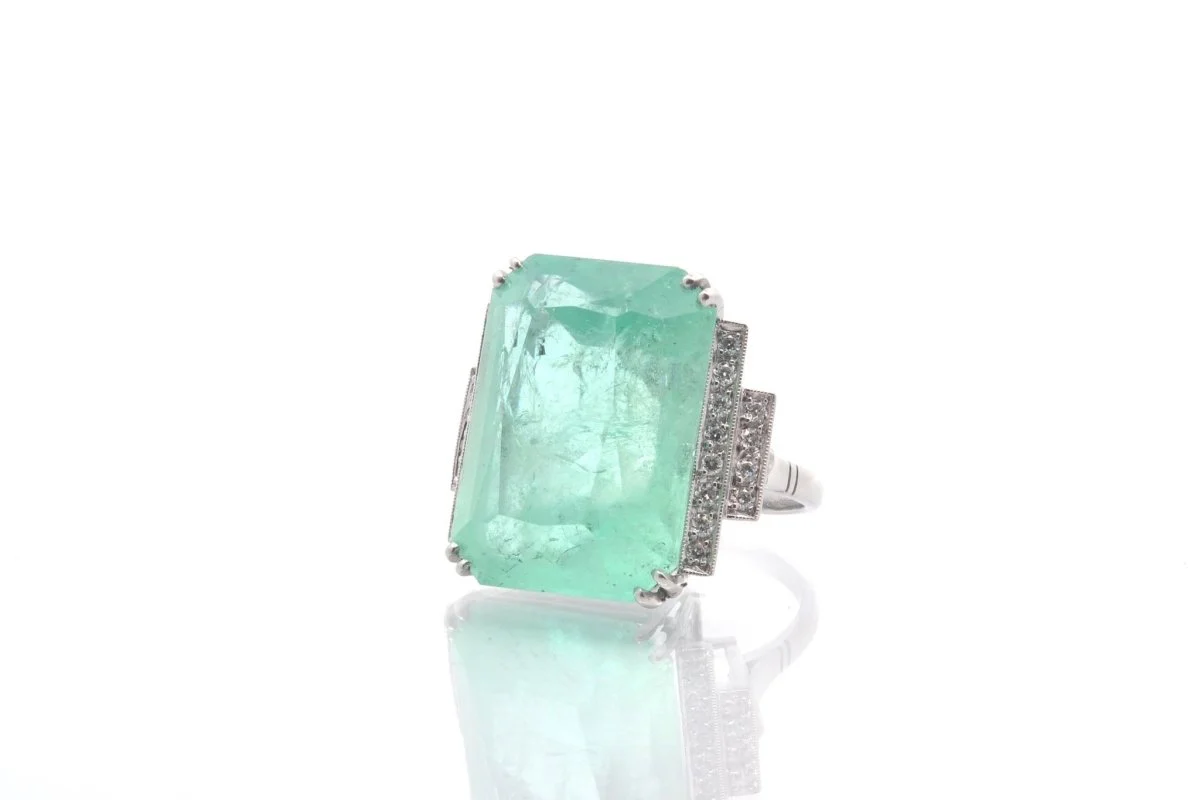 Bague émeraude et diamants en platine - Image 3