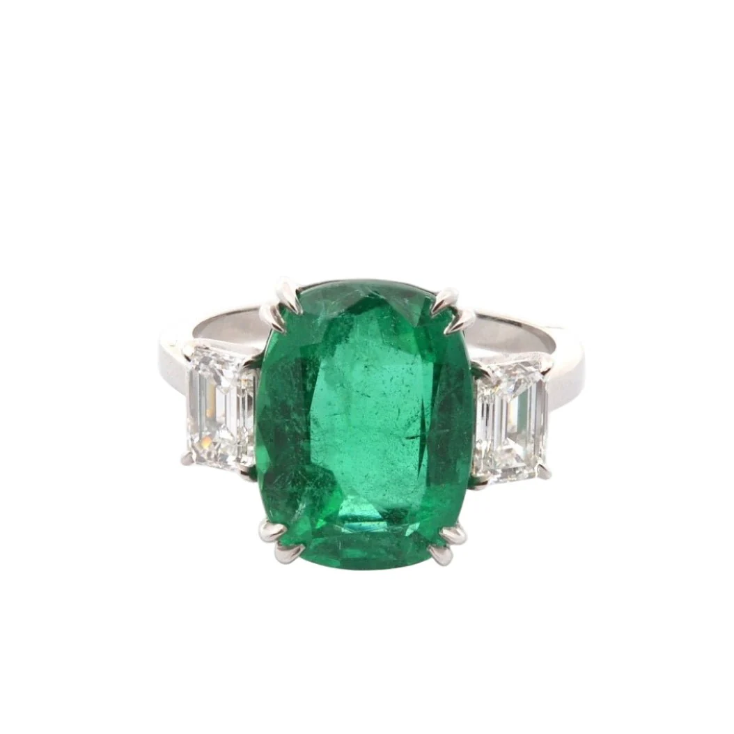Bague Entourage en platine, émeraude et diamants