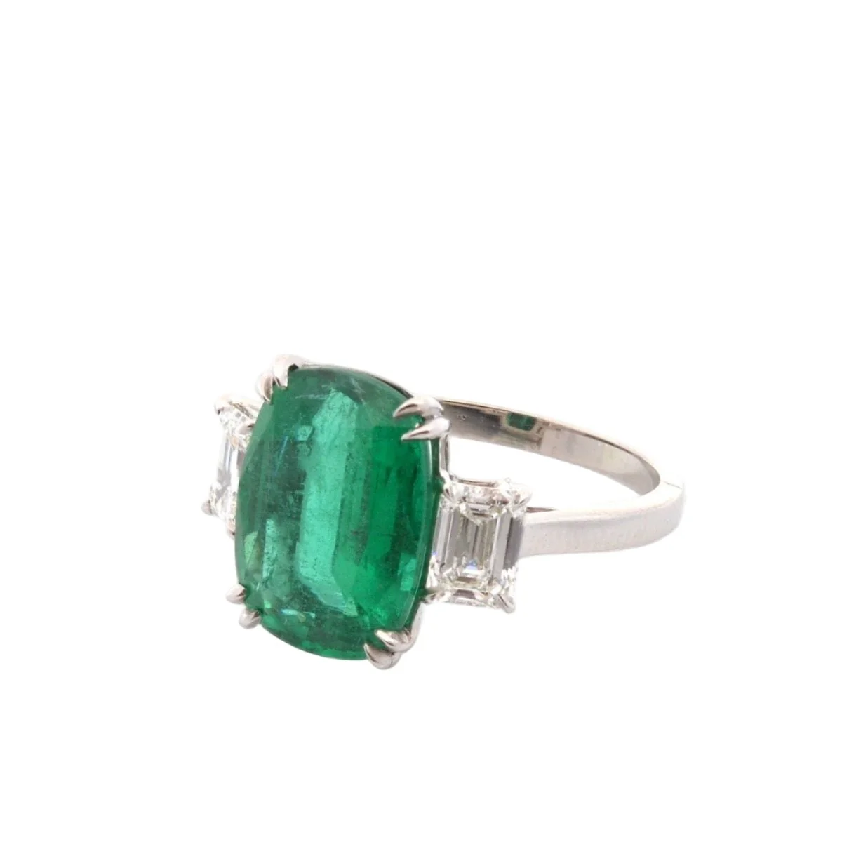 Bague Entourage en platine, émeraude et diamants - Image 2