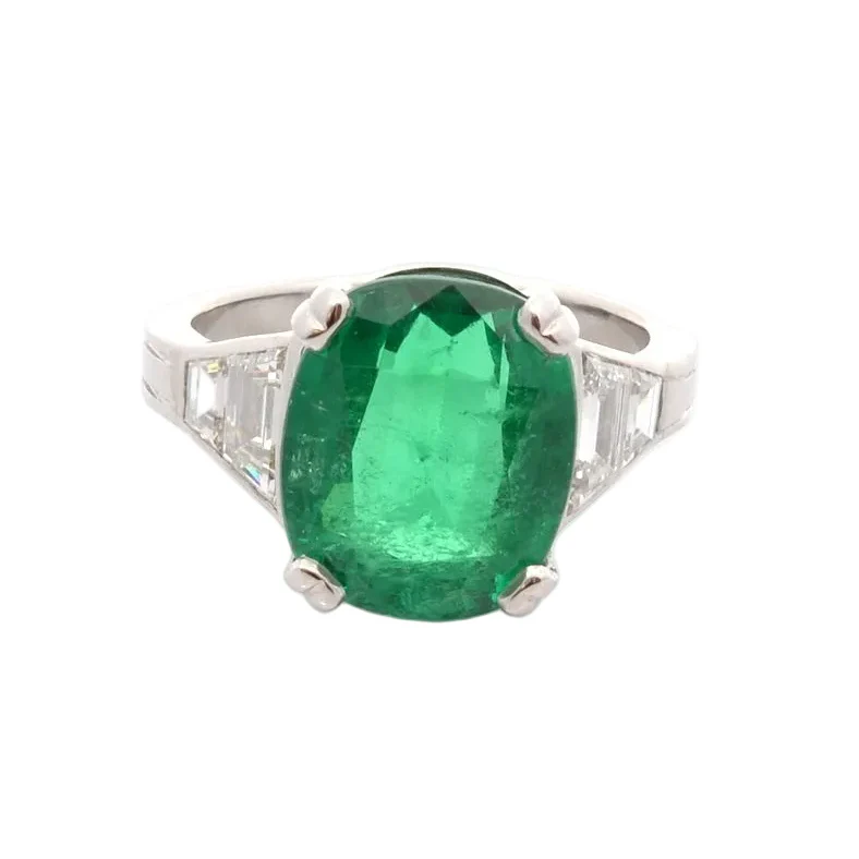 Bague en platine, émeraude et diamants