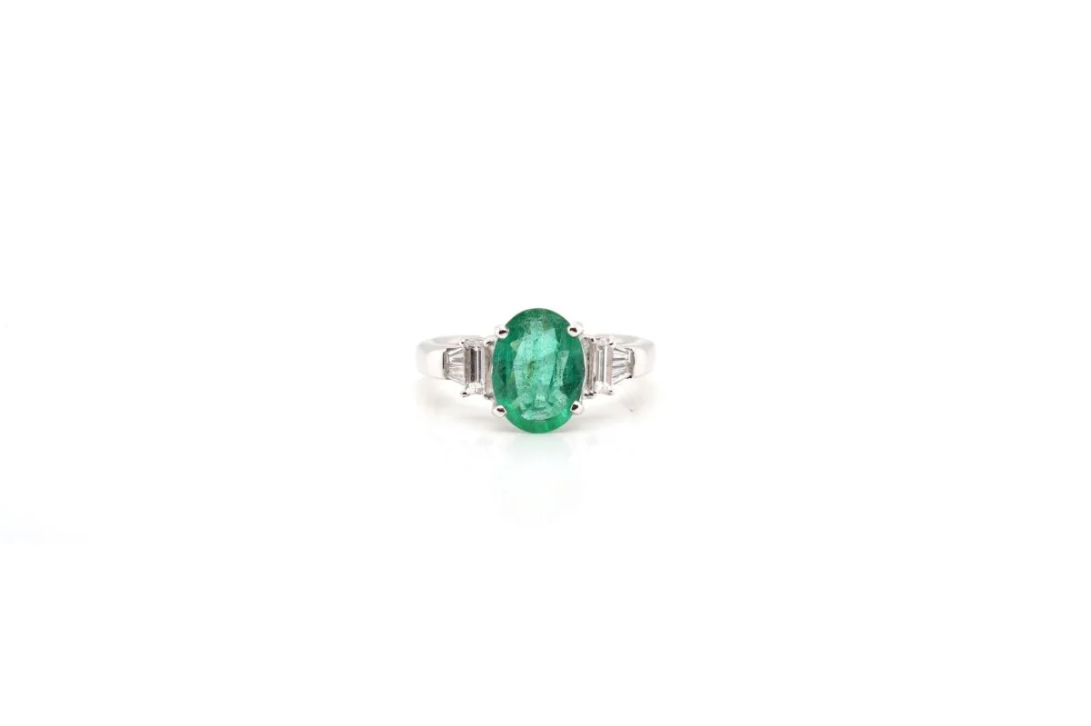 Bague émeraude de Colombie et diamants baguettes - Image 2
