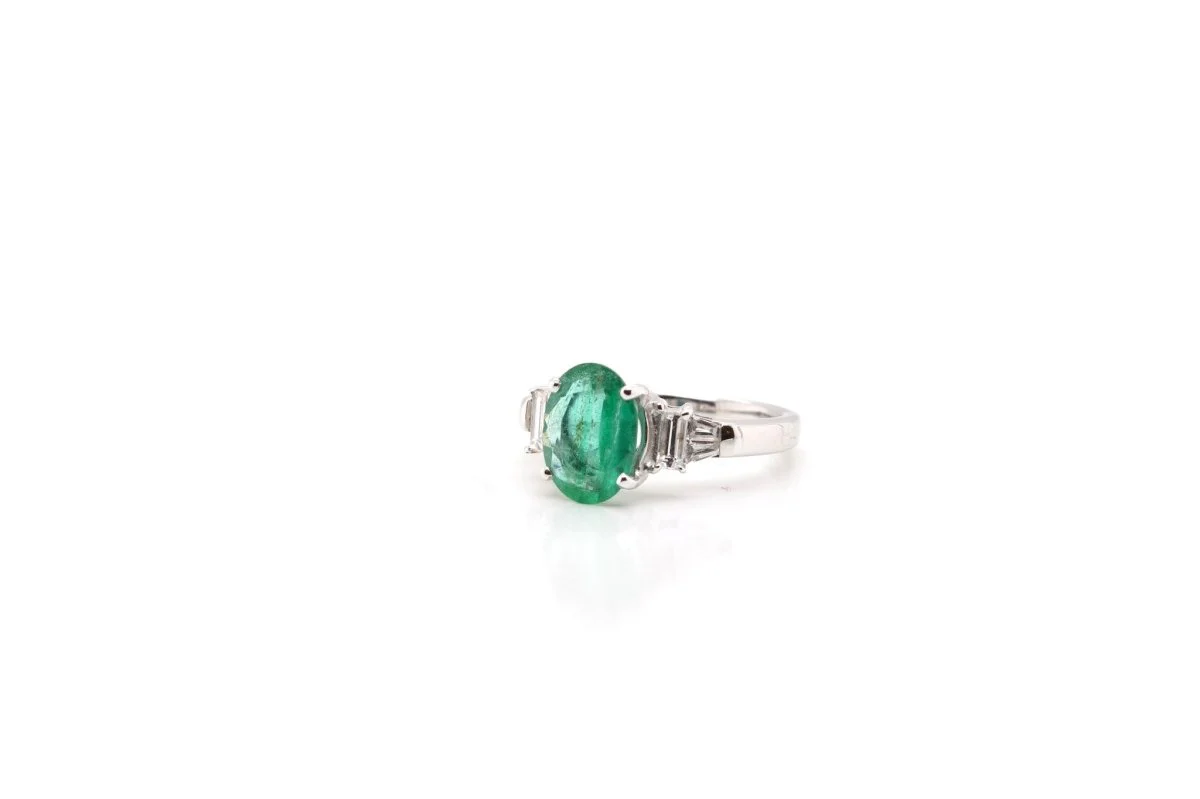 Bague émeraude de Colombie et diamants baguettes - Image 3