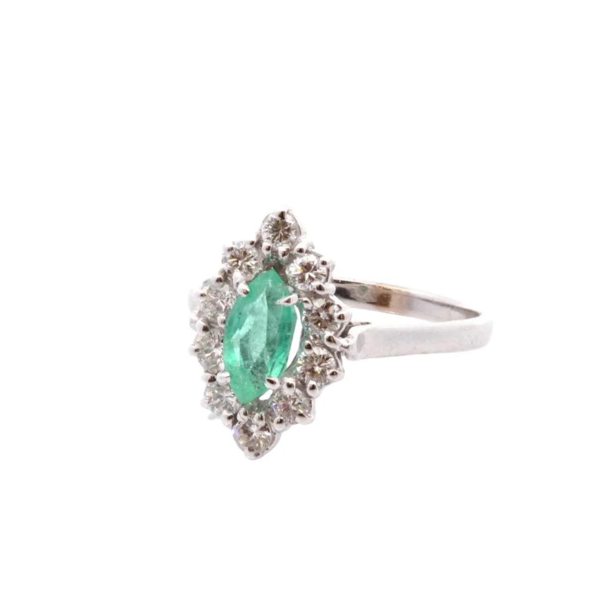 Bague Marquise en or blanc, émeraude et diamants - Image 3