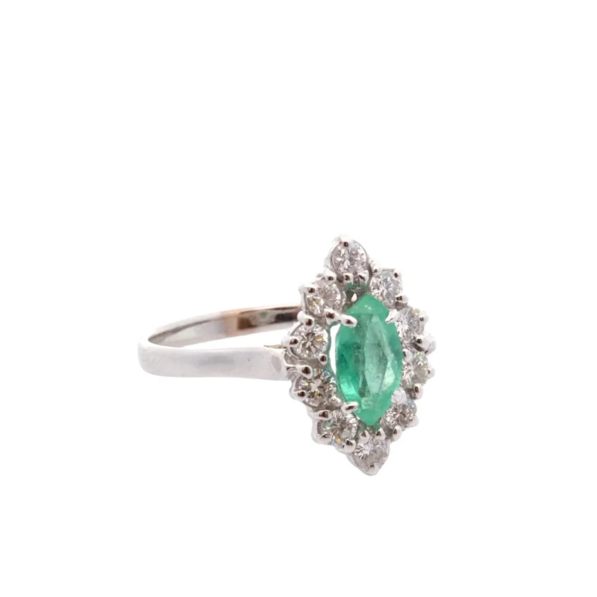Bague Marquise en or blanc, émeraude et diamants - Image 4