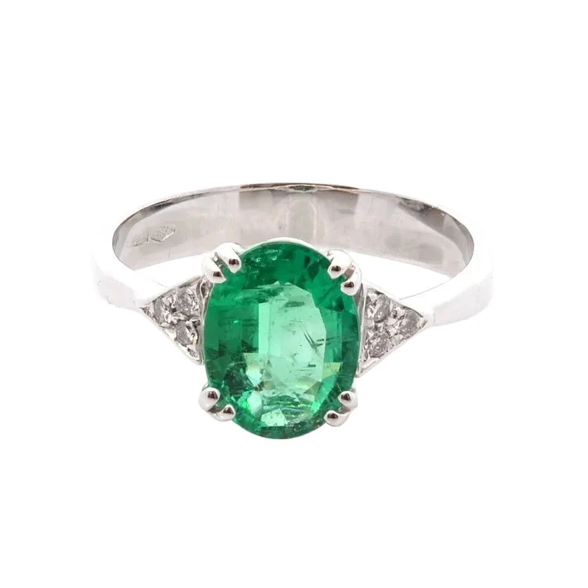 Bague en or blanc, émeraude et diamants