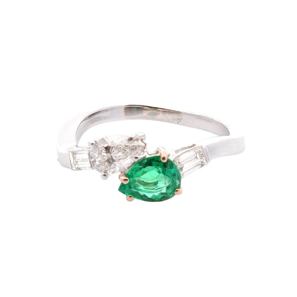 Bague Toi et Moi en or blanc, émeraude et diamants