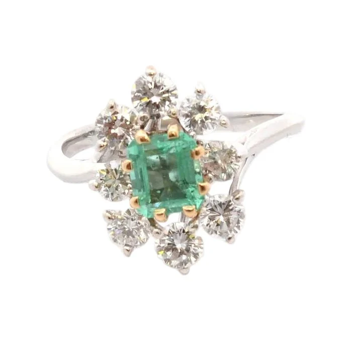 Bague Marguerite en or blanc, émeraude et diamants