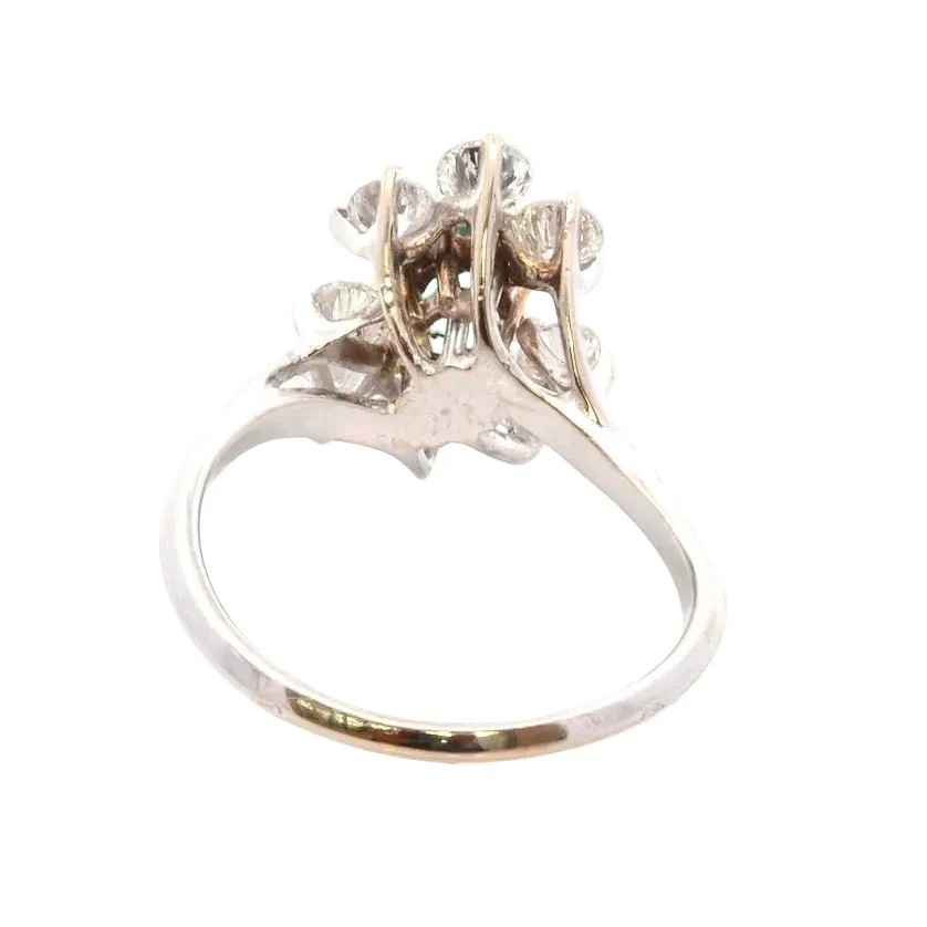Bague Marguerite en or blanc, émeraude et diamants - Image 3