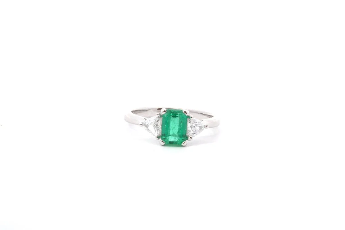 Bague émeraude et diamants en or blanc 18k - Image 2