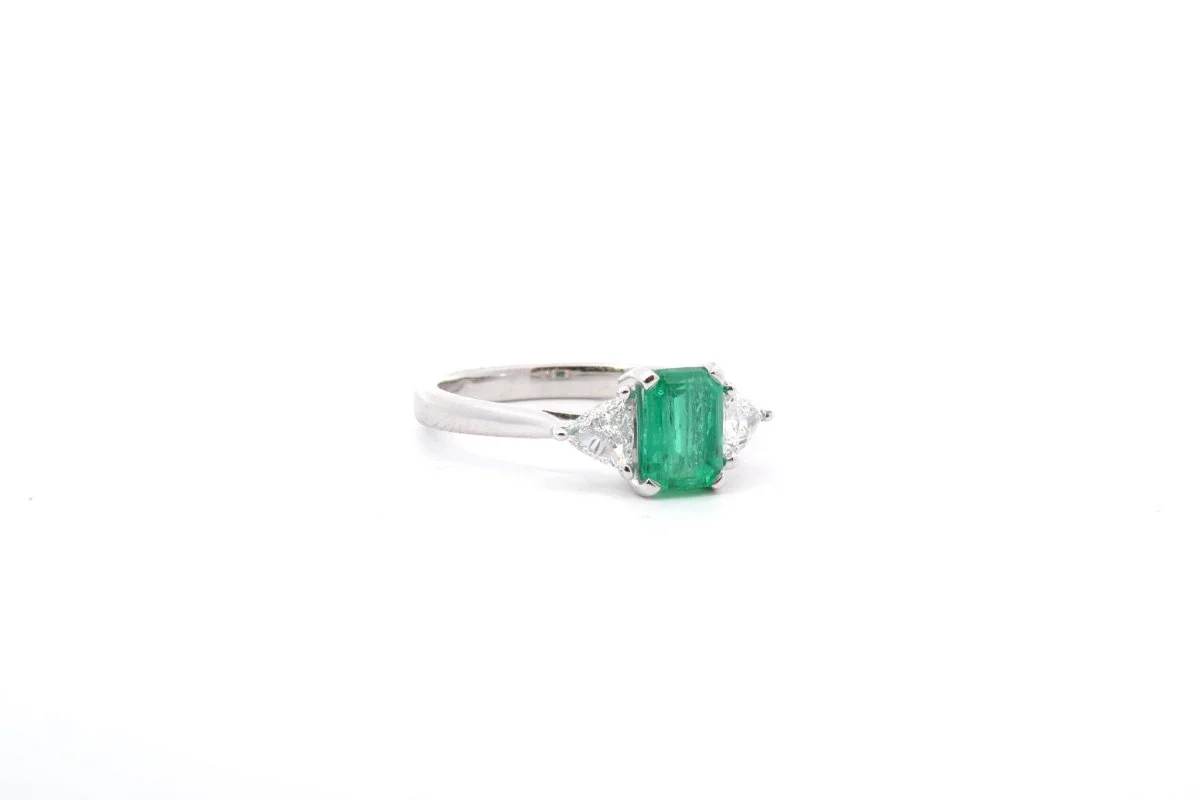 Bague émeraude et diamants en or blanc 18k - Image 4