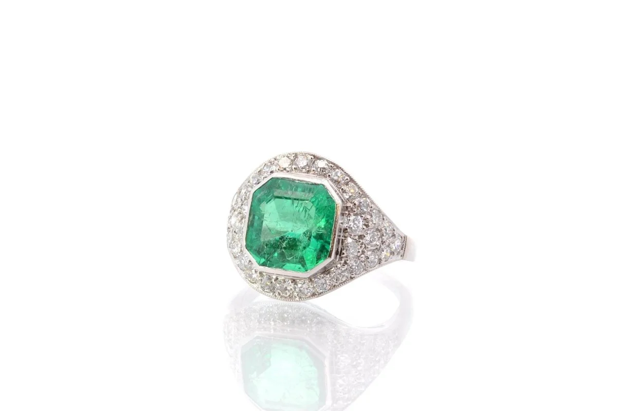 Bague émeraude et diamants en platine