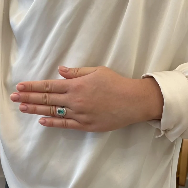 Bague émeraude et diamants en platine - Image 2
