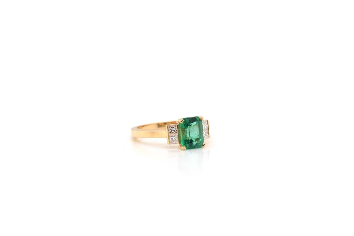 Bague émeraude et diamants princesses - Image 4