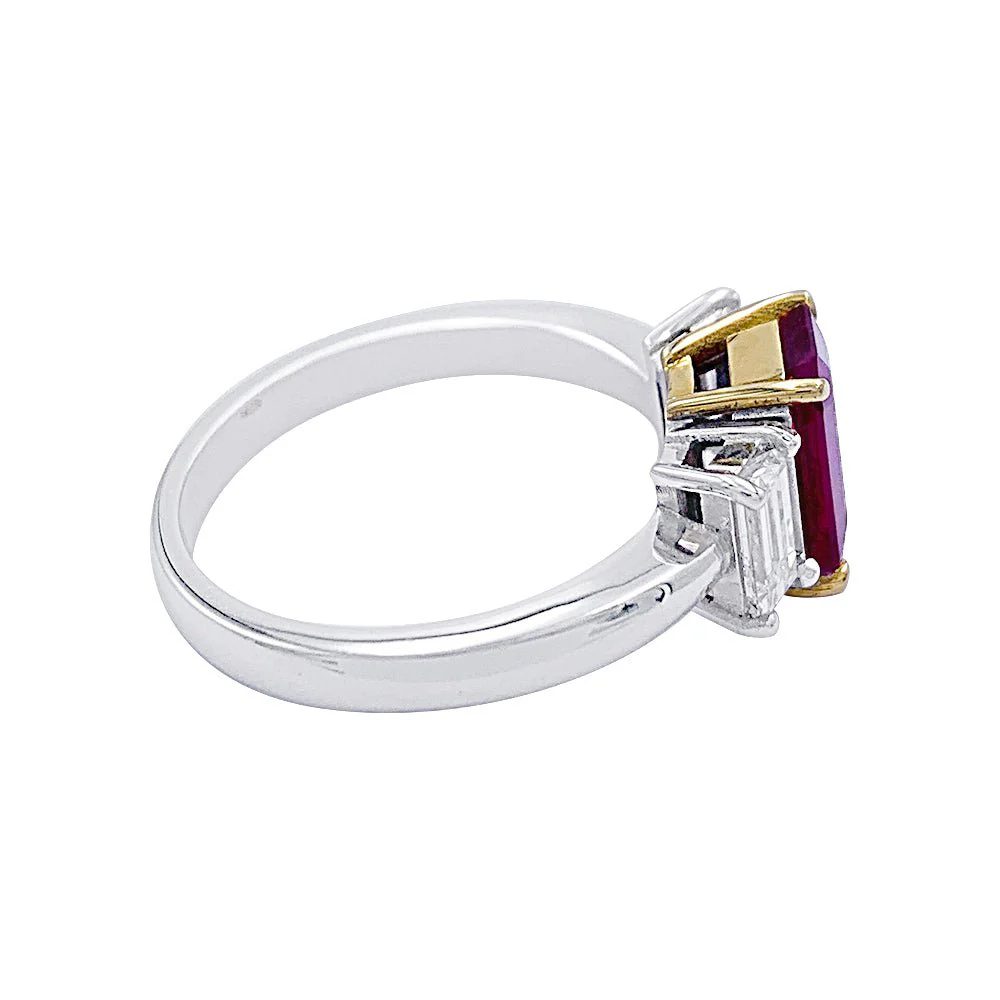 Bague en deux ors, rubis et diamants - Image 2