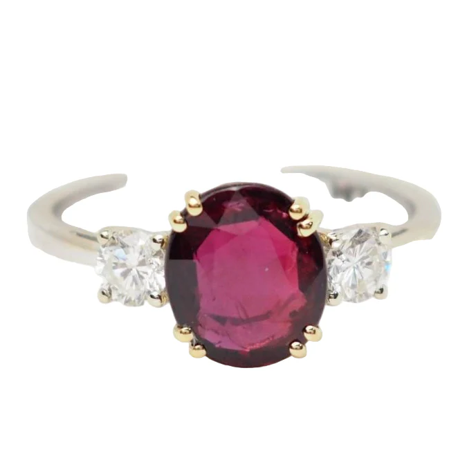 Bague en or bicolore, rubis naturel certifé et diamants