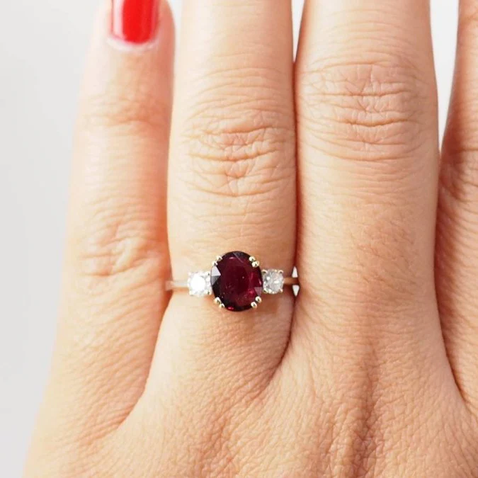 Bague en or bicolore, rubis naturel certifé et diamants - Image 2