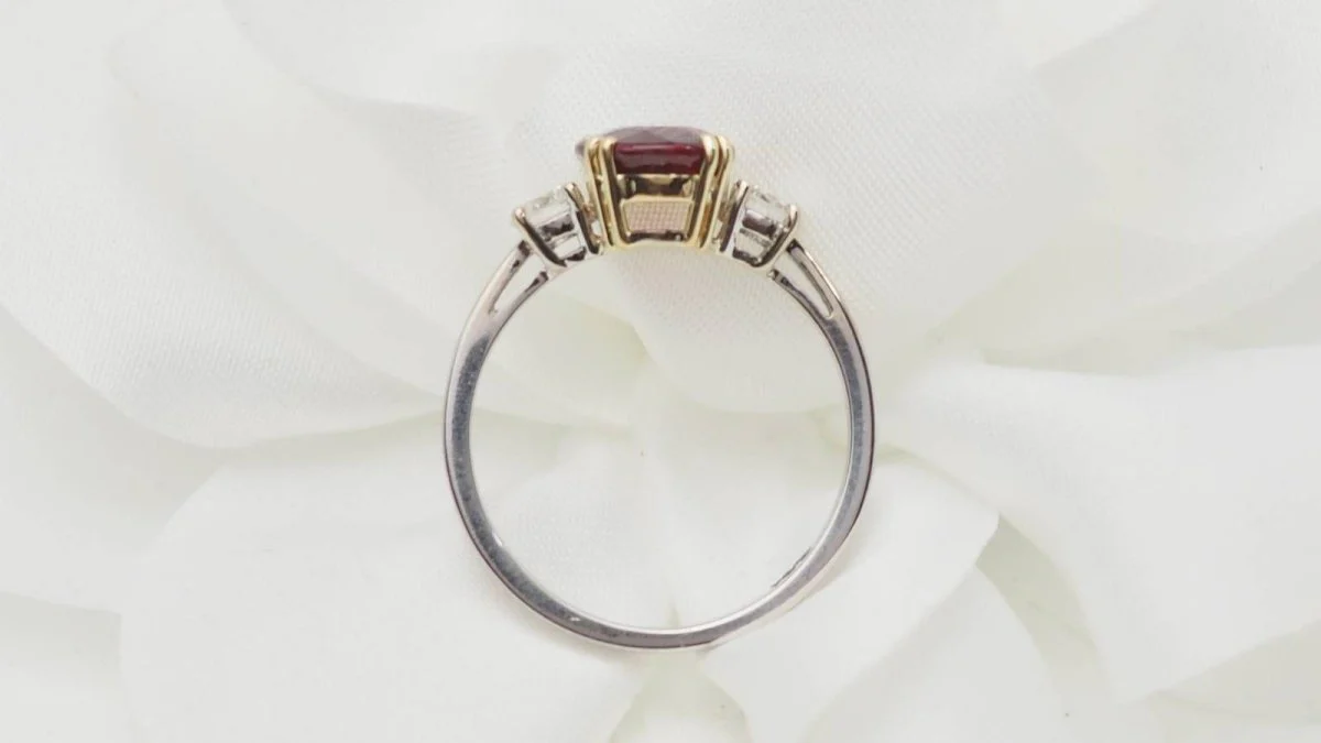 Bague en or bicolore, rubis naturel certifé et diamants - Image 8