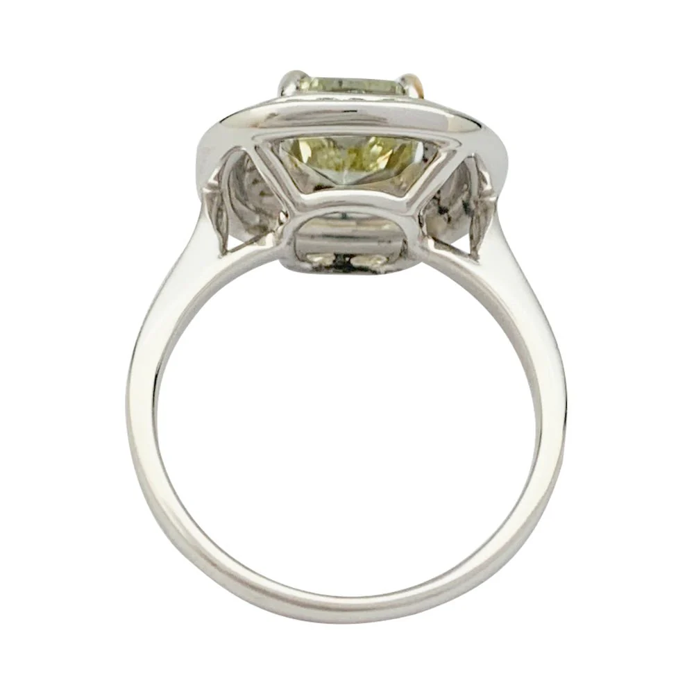 Bague en or blanc à entourage, centre diamant jaune 2,01 carats - Image 3